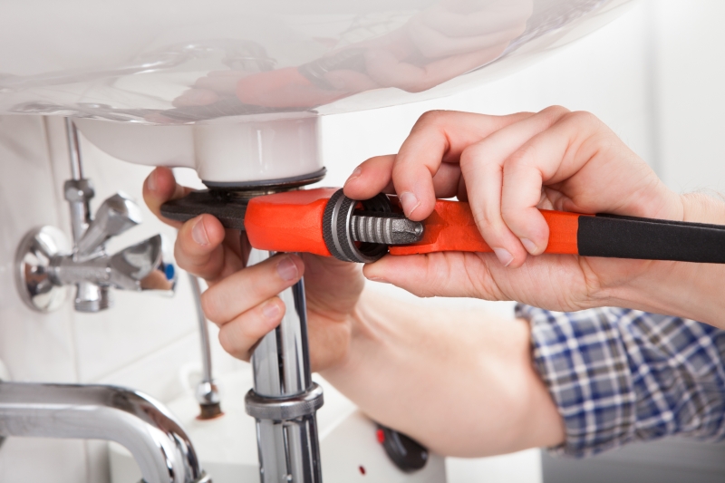 Emergency plumber attending a job in South Norwood